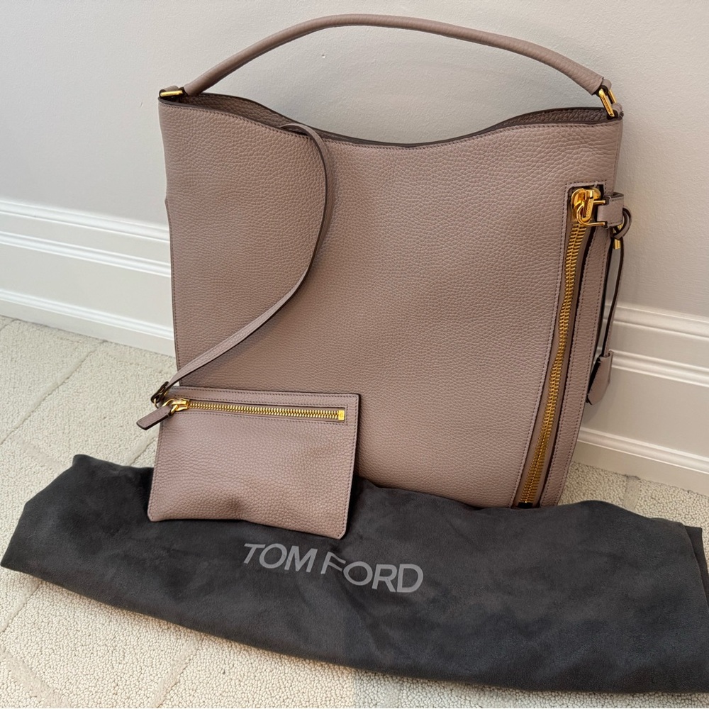 TOM FORD
Alix Hobo Large in Grained Leather
